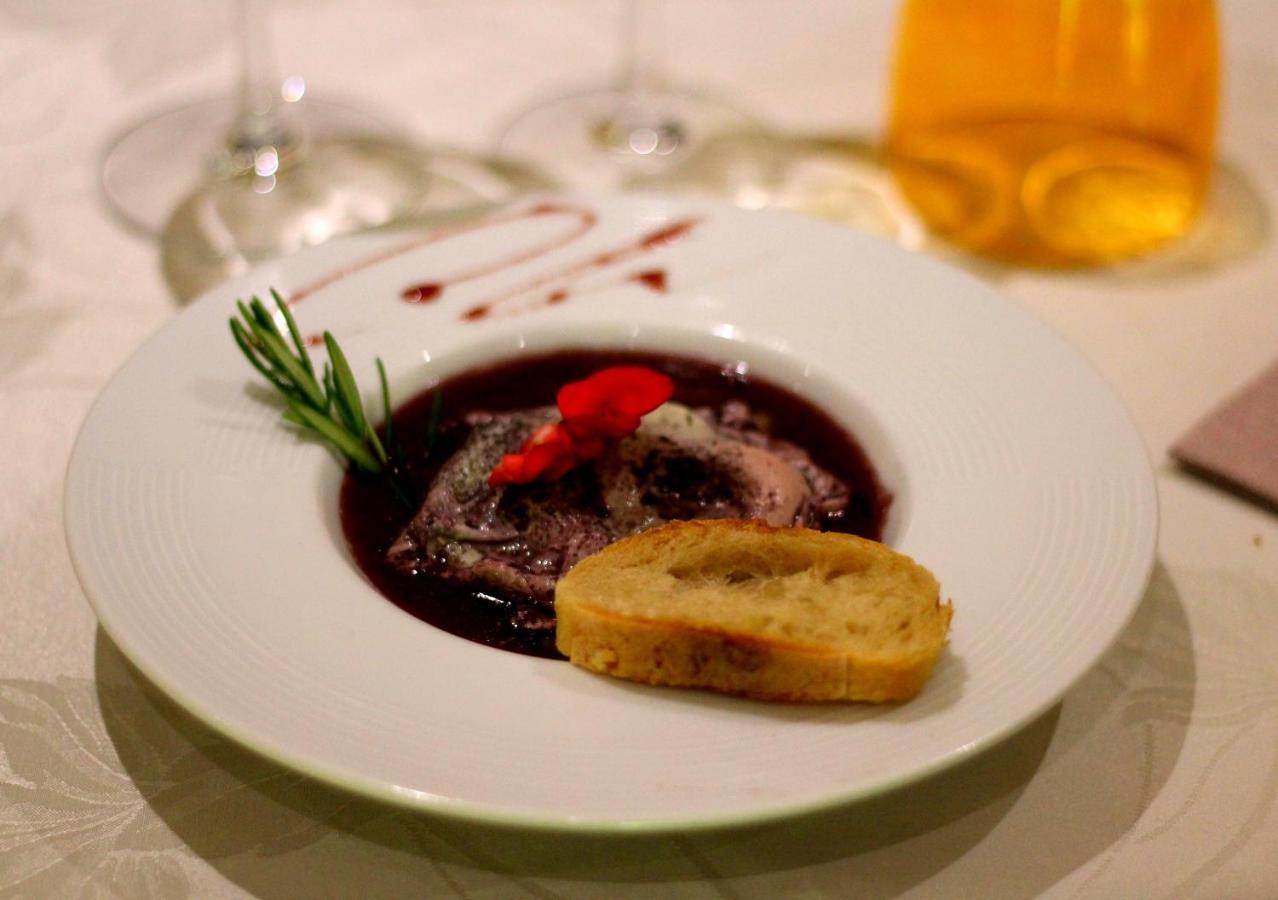Logis Hotel Restaurant & Pizzeria Vuillot Cuiseaux エクステリア 写真