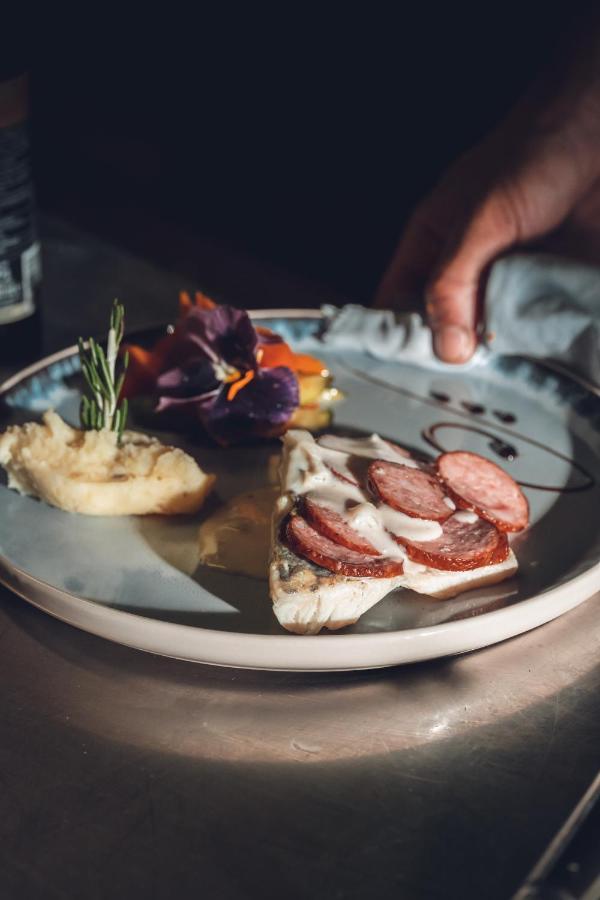Logis Hotel Restaurant & Pizzeria Vuillot Cuiseaux エクステリア 写真